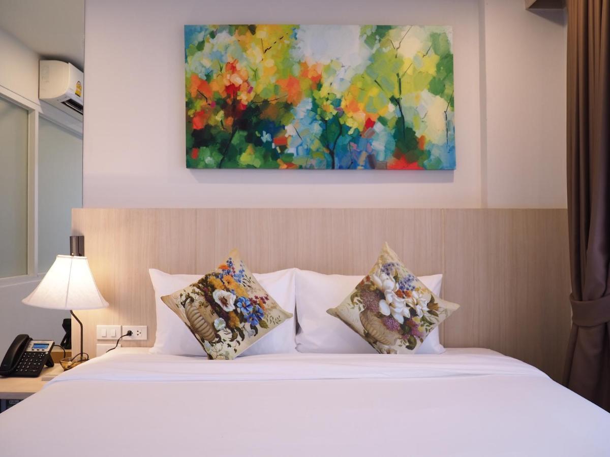 Malee Hotel Chiang Mai Ngoại thất bức ảnh