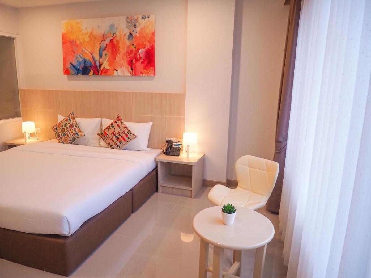 Malee Hotel Chiang Mai Ngoại thất bức ảnh