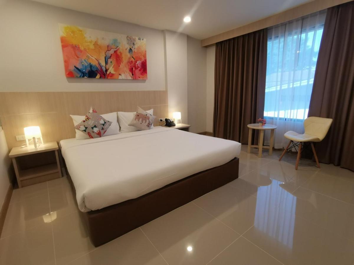 Malee Hotel Chiang Mai Ngoại thất bức ảnh